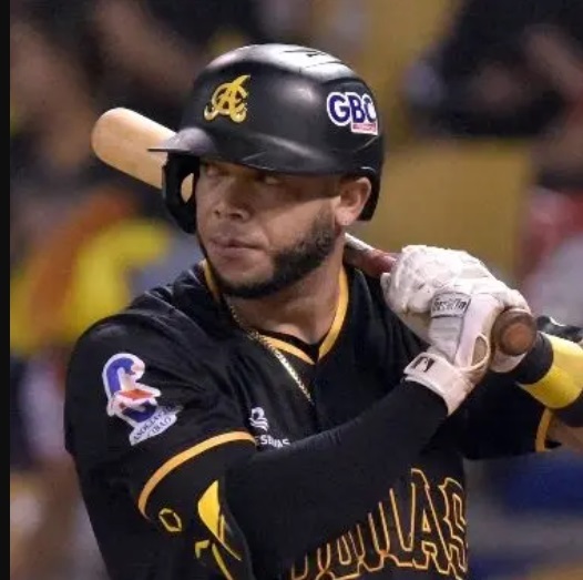 aguilas-repiten-a-yadier-hernandez-y-tyler-viza-como-refuerzos