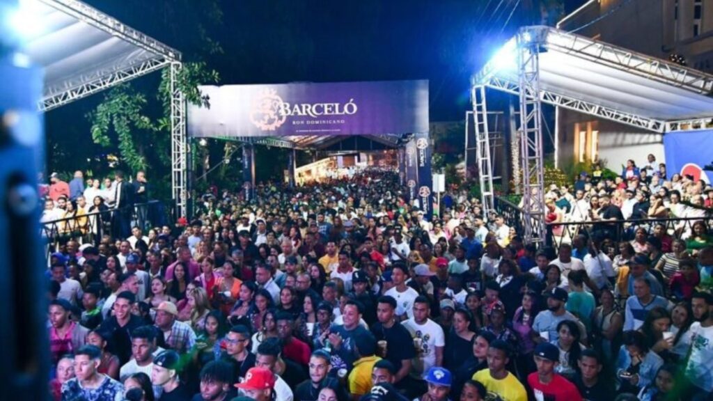 video:-director-del-coba-en-san-jose-de-ocoa-ordena-cierre-de-patronales-a-las-12:00-de-la-noche-y-sin-musicologos