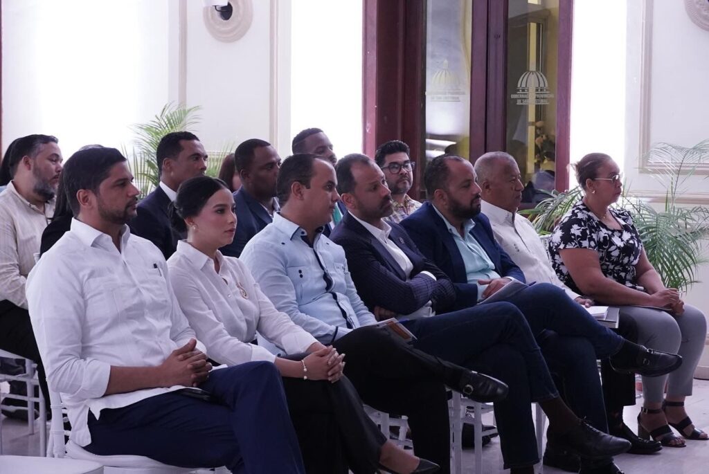 realizan-debate-sobre-la-reforma-fiscal-en-san-cristobal