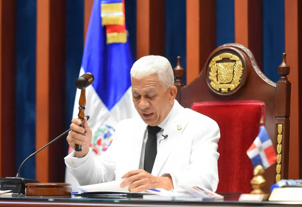 reportaje-a-ritmo-de-conga-senado-aprueba-proyecto-de-ley-reforma-constitucional