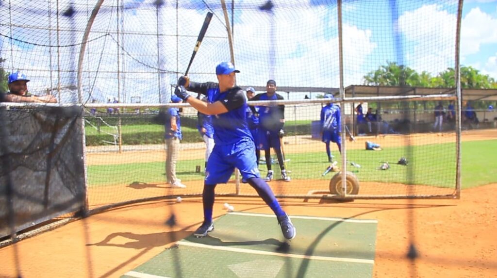 joe-dunand-se-integra-al-campamento-de-los-tigres-del-licey