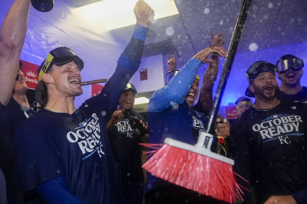 kansas-y-detroit-barren-a-orioles-y-astros-en-series-de-comodines-la