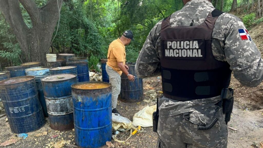 desmantelan-laboratorio-clandestino-de-bebidas-alcoholicas-adulteradas-en-navarrete