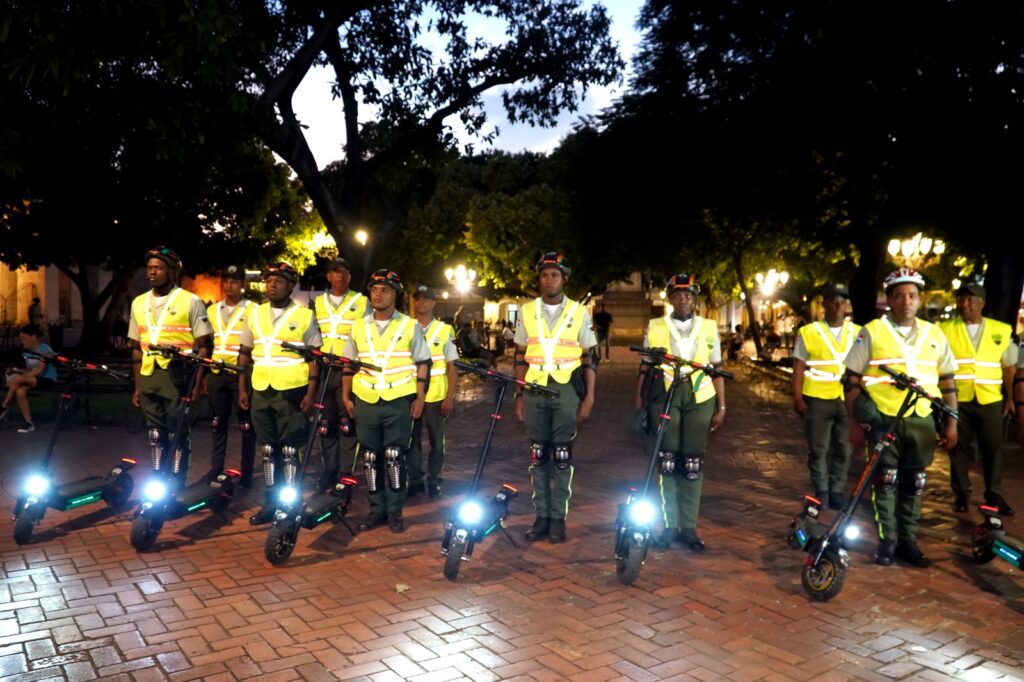 digesett-relanza-agentes-en-patinetas-en-zona-colonial-para-agilizar-el-transito