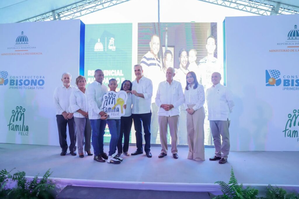 presidente-abinader-entrega-227-apartamentos-en-sdn