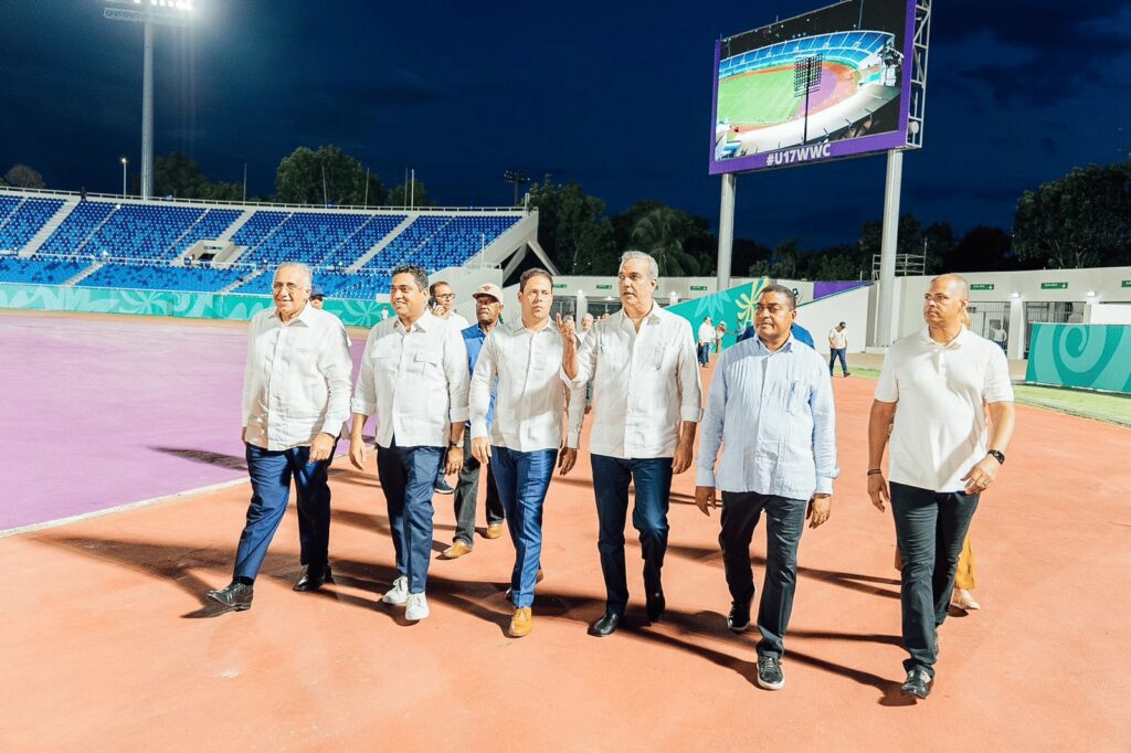 entregan-primera-etapa-de-remodelacion-del-estadio-olimpico-felix-sanchez