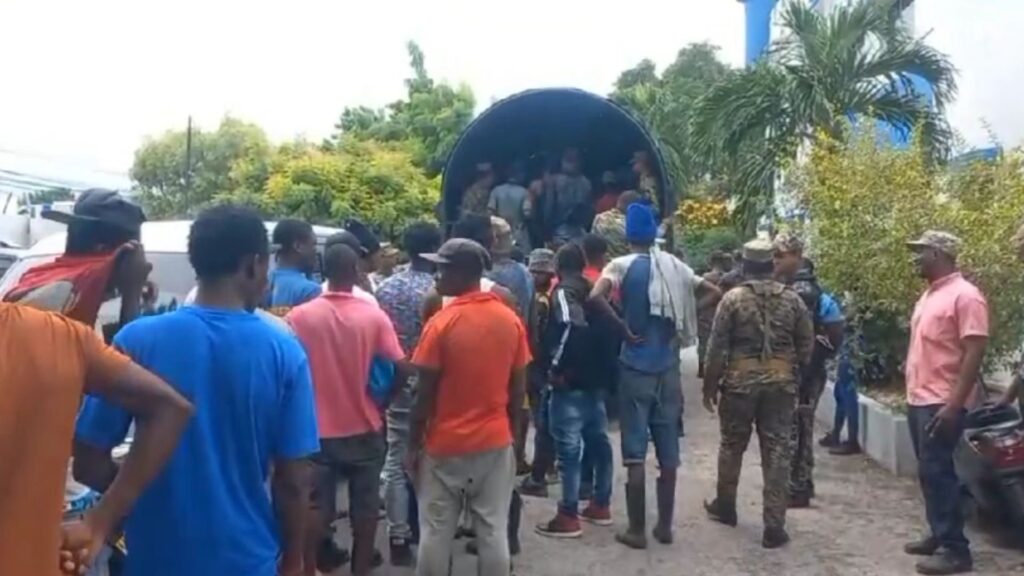 detienen-mas-de-400-haitianos-indocumentados-en-la-region-enriquillo