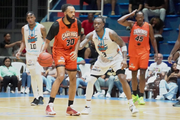 los-titanes-ganan-segundo-en-linea-al-vencer-a-caneros