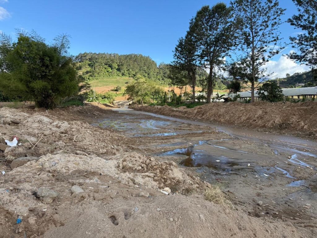 fuerza-del-pueblo-expone-incumplimientos-del-gobierno-en-tireo:-presenta-lista-de-obras-prometidas-y-olvidadas