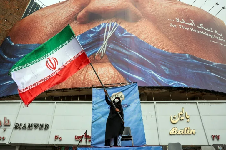Trump aumenta la presión para llegar a acuerdo de paz y amenaza a Irán con nuevos bombardeos