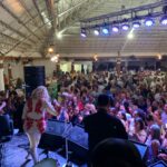 Camboy Estévez revive el romanticismo y Fefita La Grande pone el sabor típico en Club Los Prados
