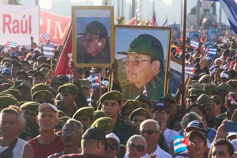 El castrismo cerró filas para defender a Raúl Castro y su hija prometió que “nadie lo va a secuestrar”
