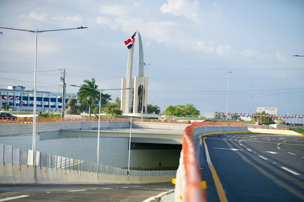 Presidente Abinader inaugura el túnel de la Plaza de la Bandera que cambia la salida hacia el Sur y redefine la movilidad del Gran Santo Domingo